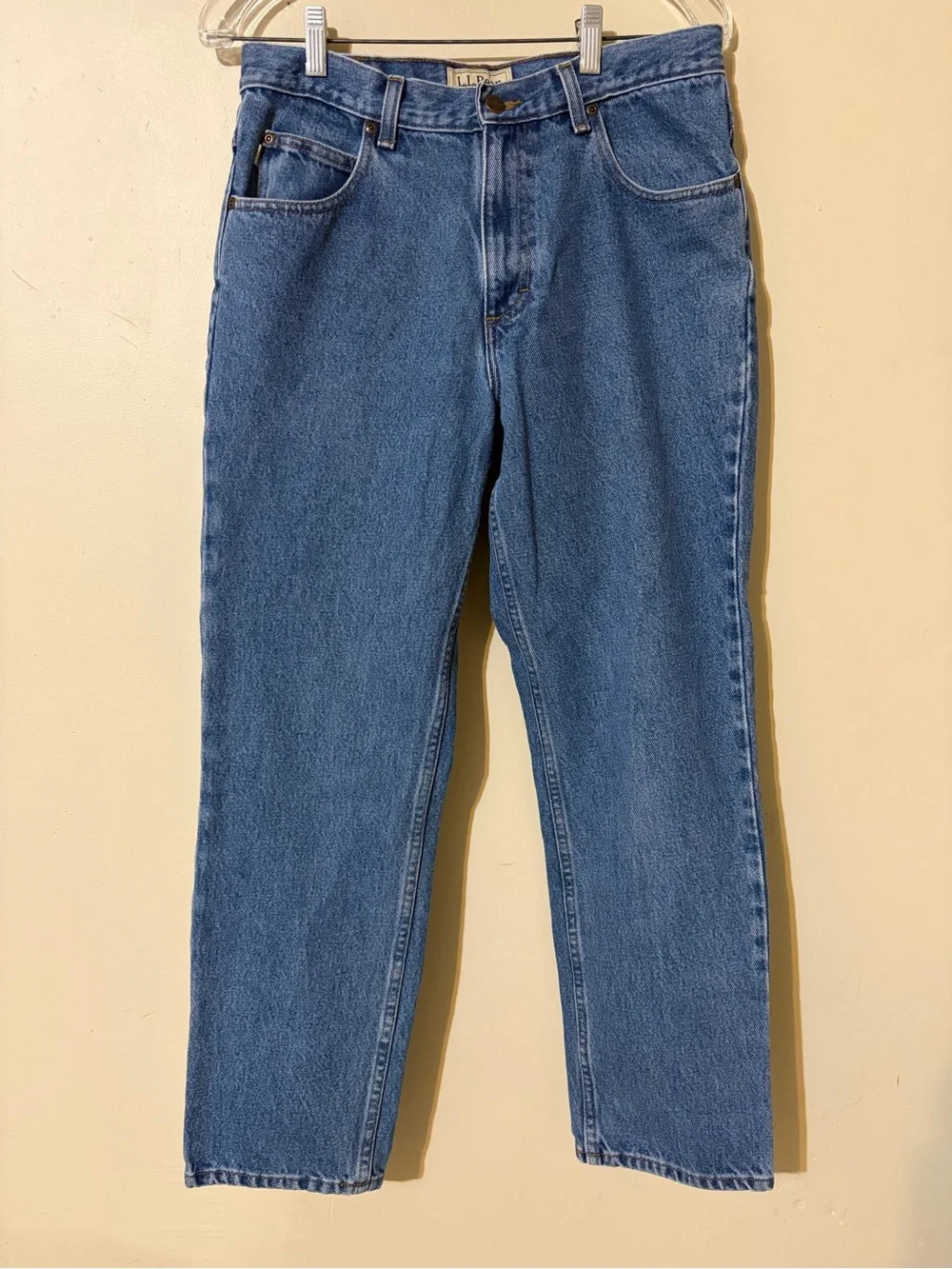 L.L. Bean Men's Relaxed Fit Medium Wash Blue Denim Jeans 31X28
